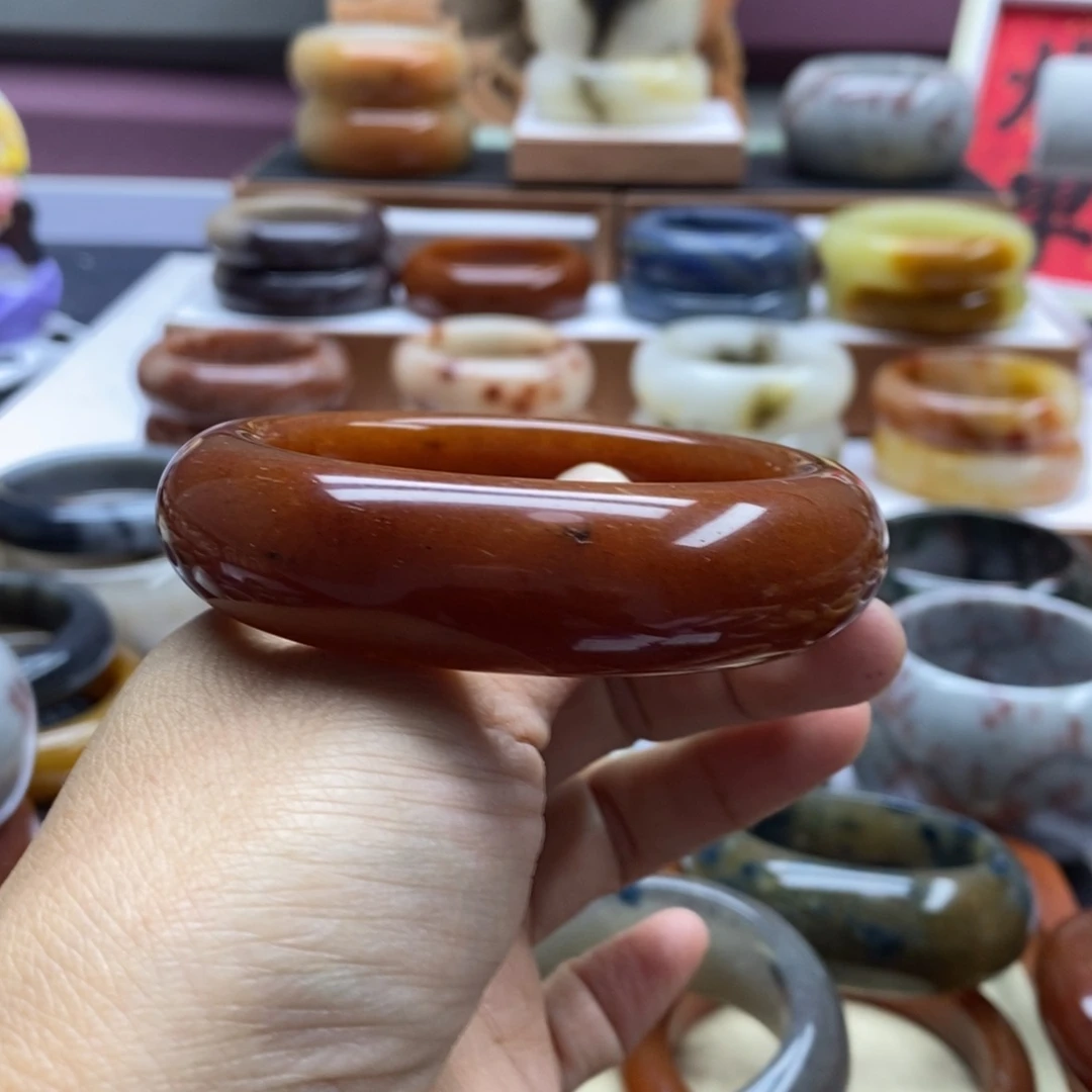 石英质玉手镯未镶嵌小*姐