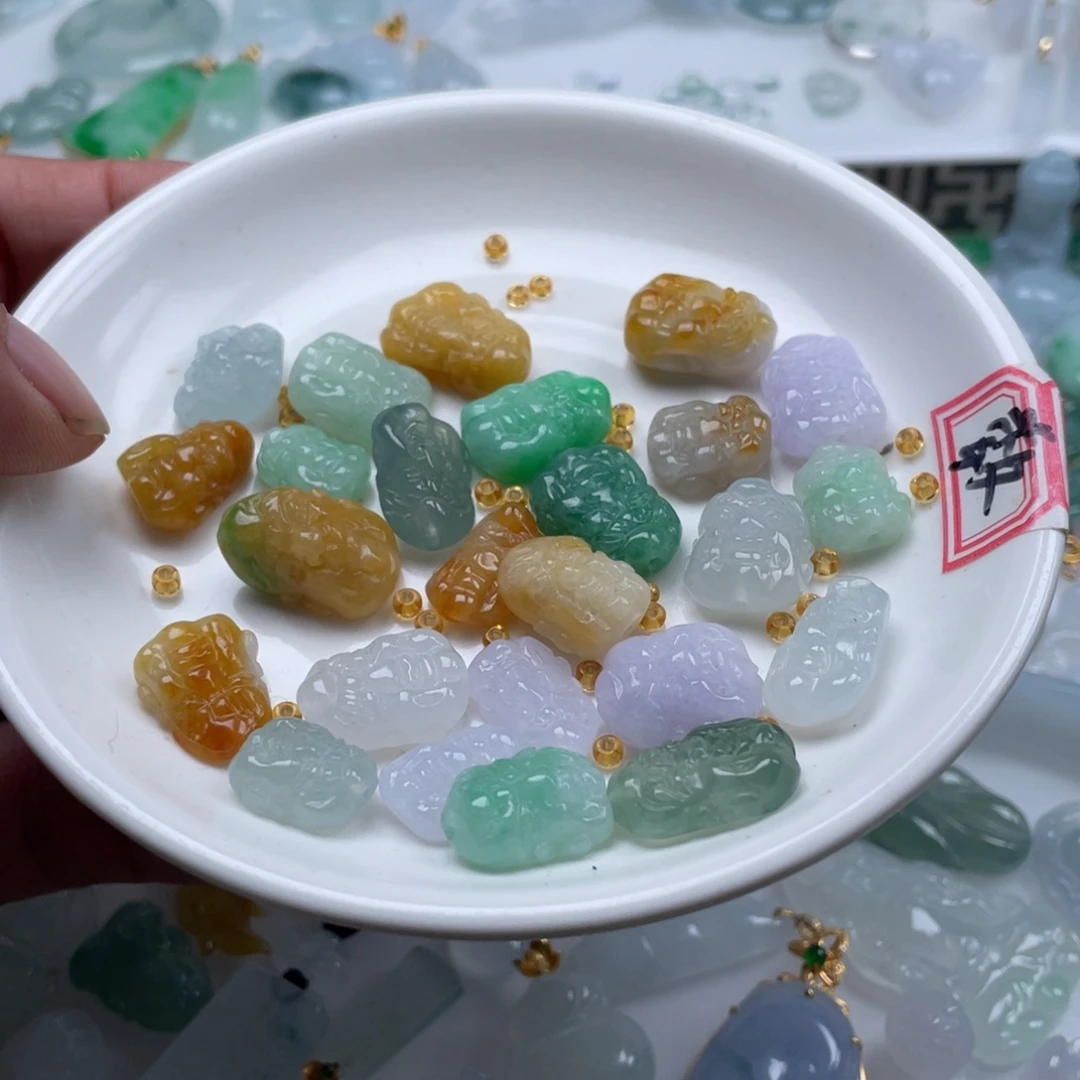 翡翠未镶嵌颈饰翡翠多样性发货一件