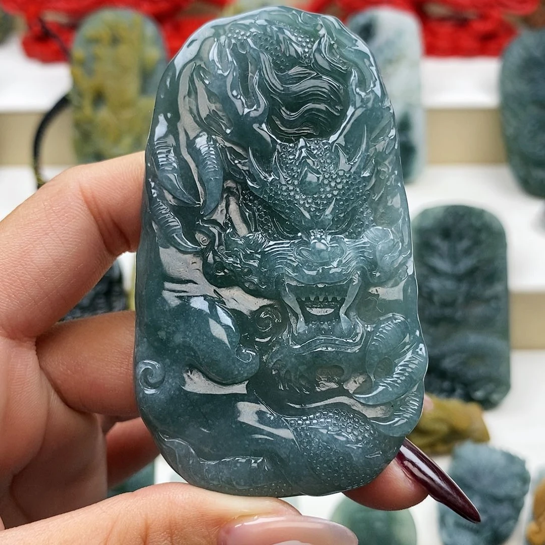 颈饰未镶嵌翡翠龙牌