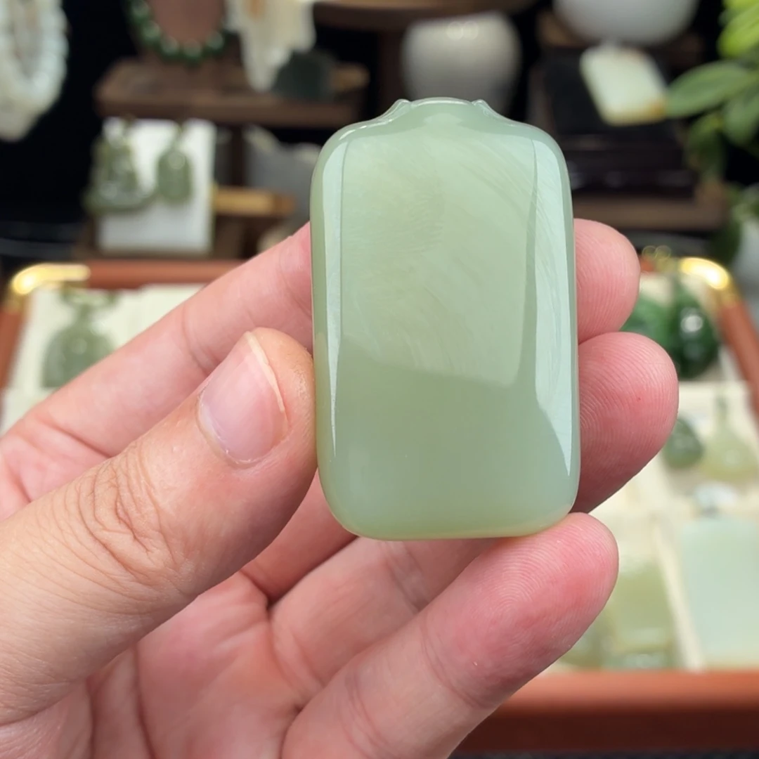 冬****和田玉未镶嵌颈饰