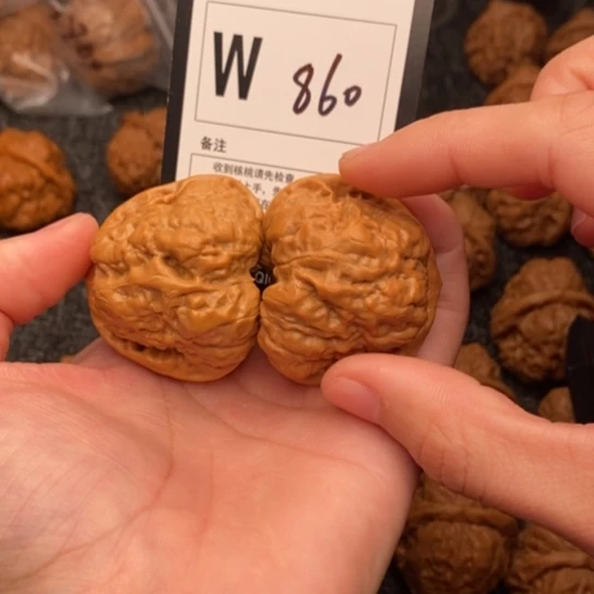 吊坠桃核我是第一百42