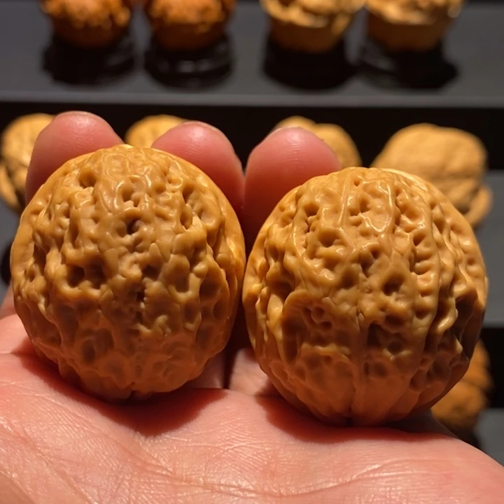 文玩核桃把件38尺麒麟元宝