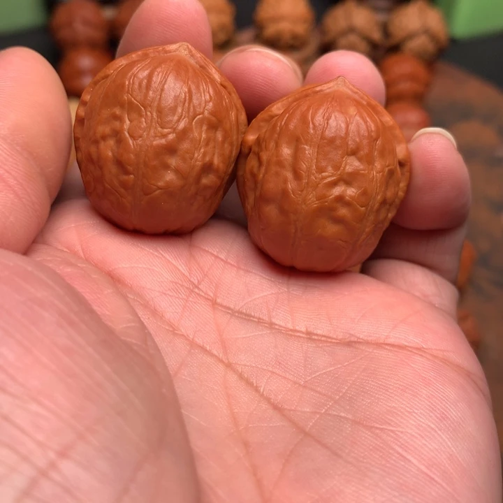 把件桃核野生小手捻龙胆