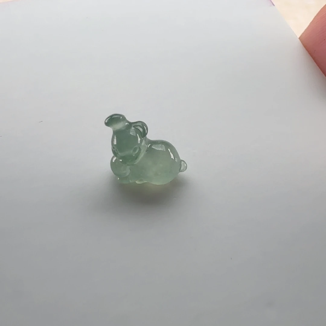 颈饰未镶嵌翡翠兔子