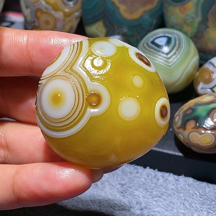 玛瑙/玉髓未镶嵌珠宝奇石