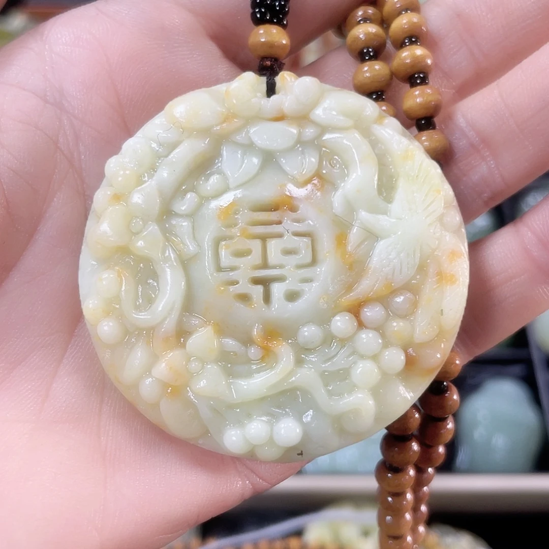 蛇纹石玉颈饰未镶嵌