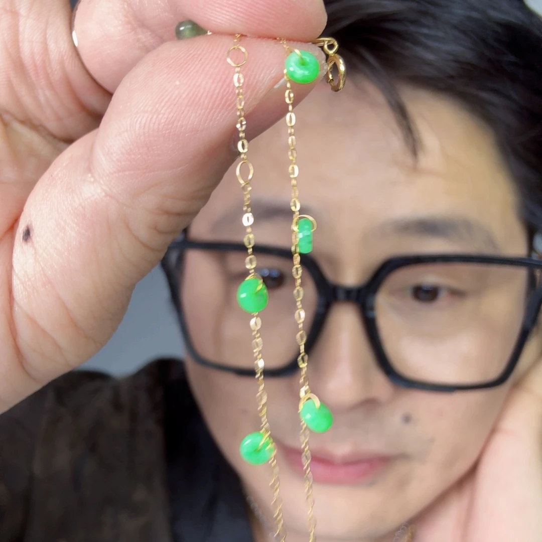 翡翠18K金镶嵌颈饰一件