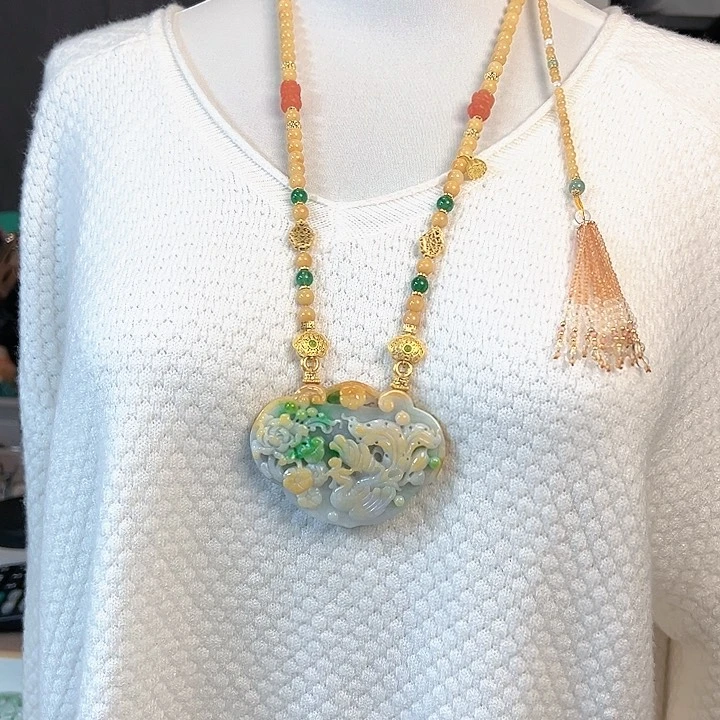 翡翠颈饰未镶嵌吊坠