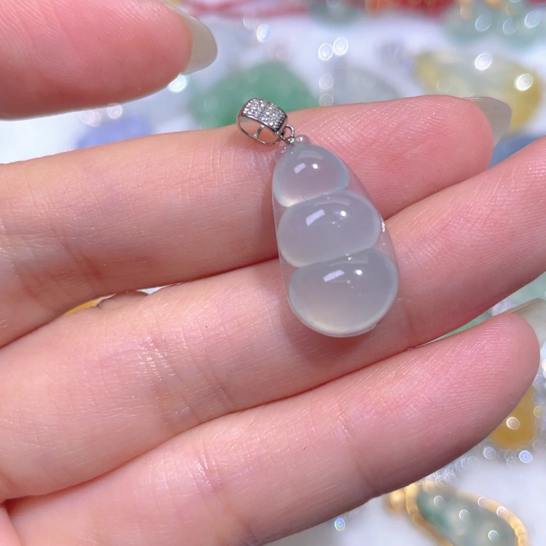 颈饰18K金镶嵌翡翠翡翠