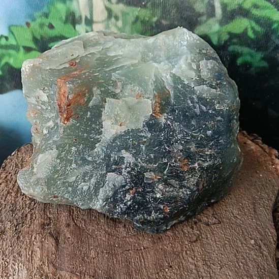 蛇纹石玉未镶嵌珠宝奇石