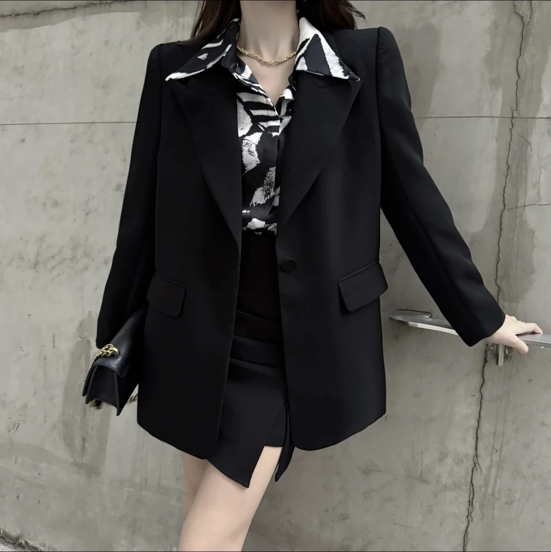 御姐风小众气质西装外套+轻职风衬衫+褶皱不规则高腰半裙