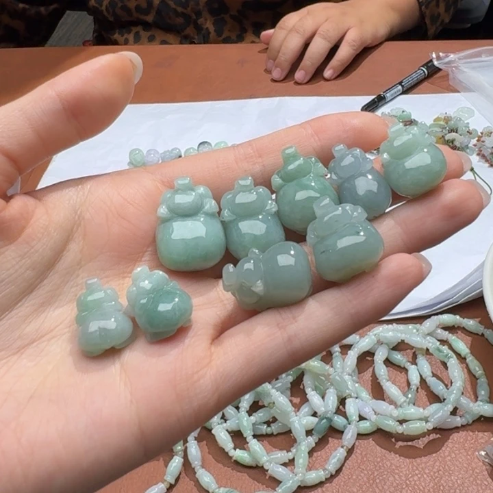 未镶嵌挂件翡翠福利1个，不包邮，拍一单邮费发货