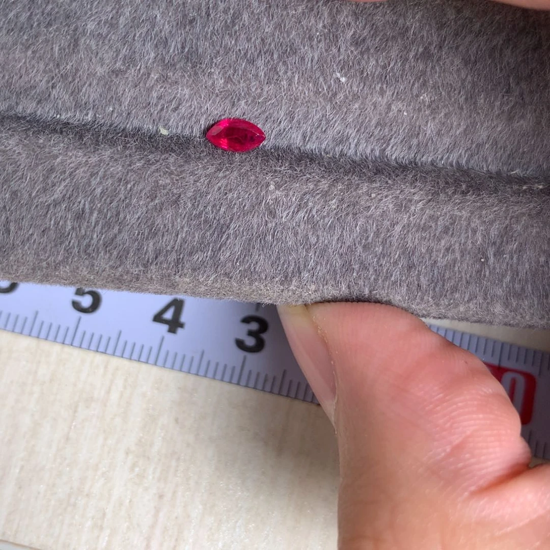 红宝石裸石缅甸 鸽血红