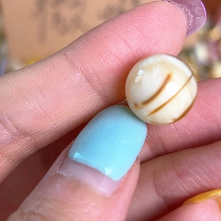 未镶嵌蜜蜡裸石13.4mm一个