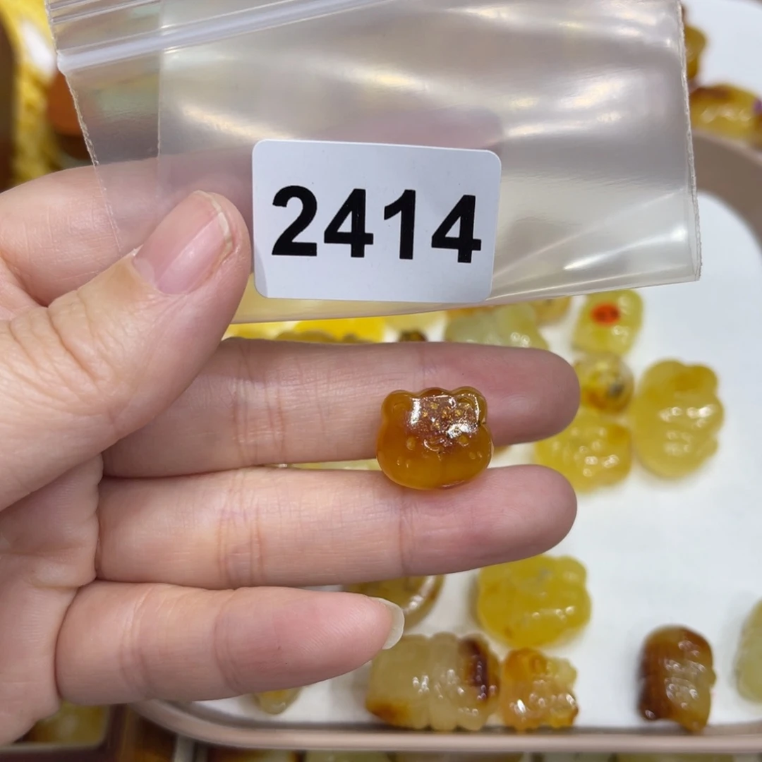 琥珀珠宝奇石未镶嵌