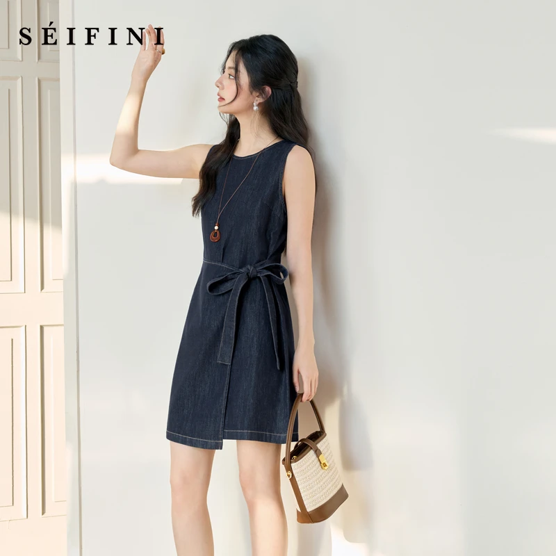 诗凡黎小蓝莓连衣裙2025夏新款丹宁风圆领无袖收腰长裙7G4490301