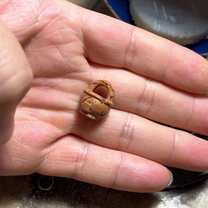 桃核雕刻小篮子资格