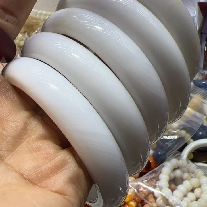 大果紫檀（缅甸花梨）纯色大白手镯