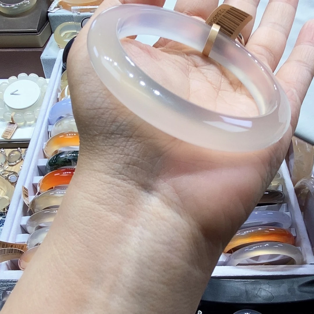 鑫***馨玛瑙/玉髓手镯未镶嵌