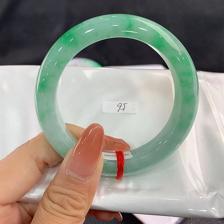 翡翠手镯未镶嵌正55.9