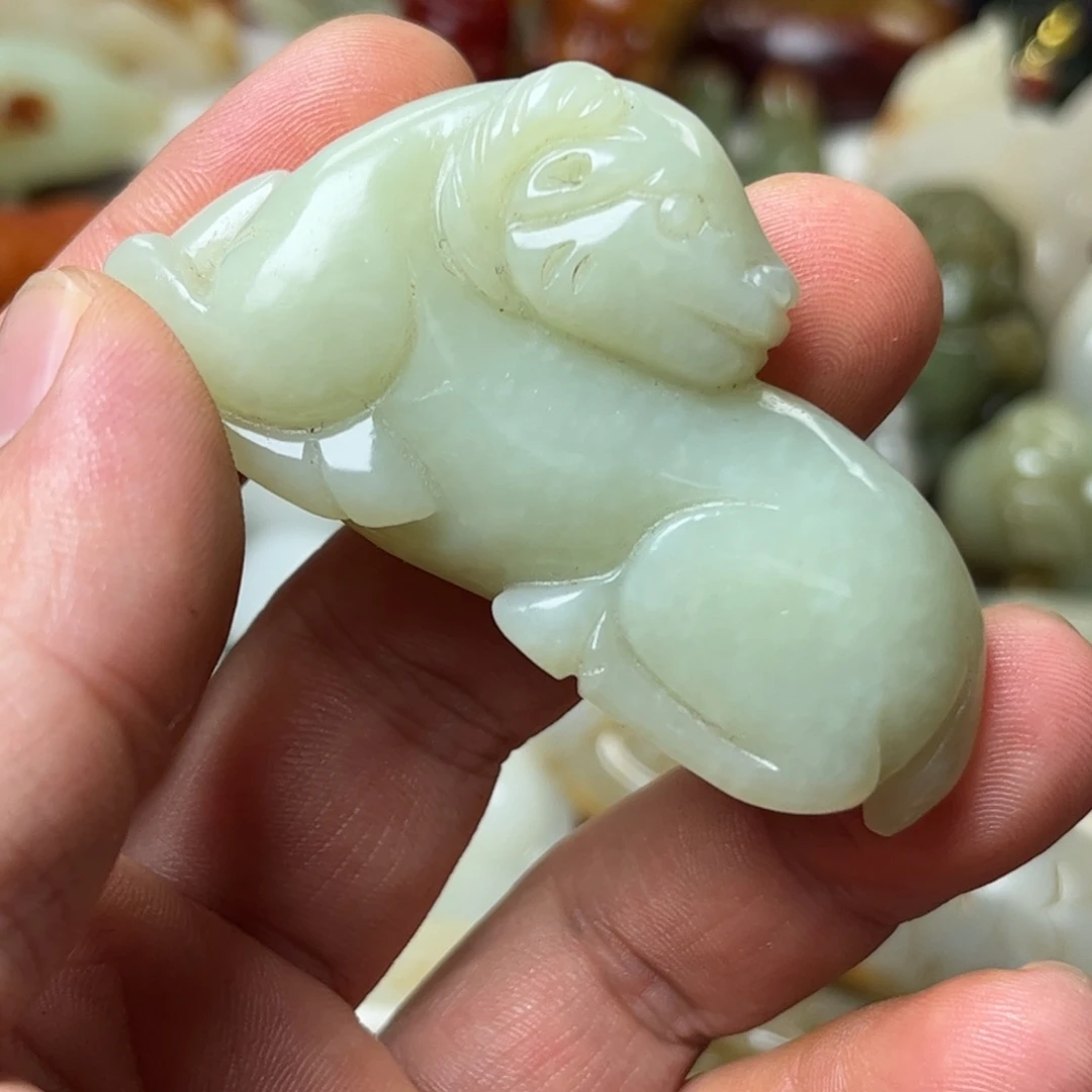 石***榴颈饰未镶嵌和田玉