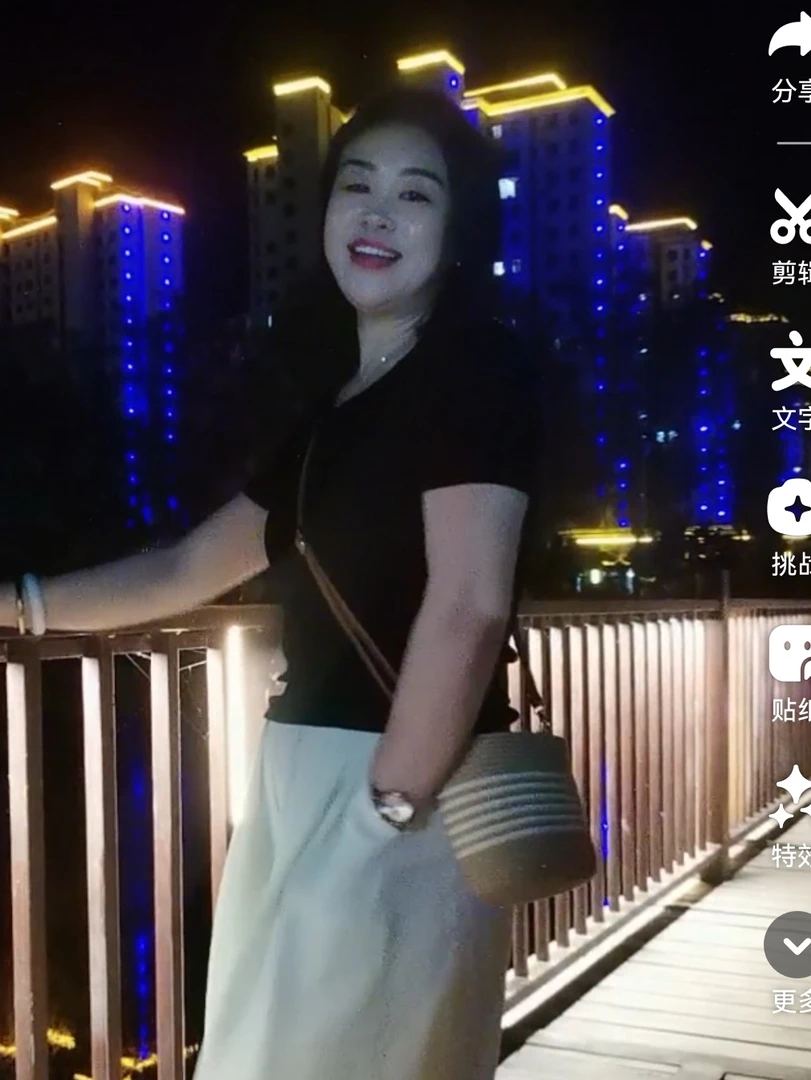 《彦丽家》超级洋气显瘦舒适短袖，百搭透气又霸气