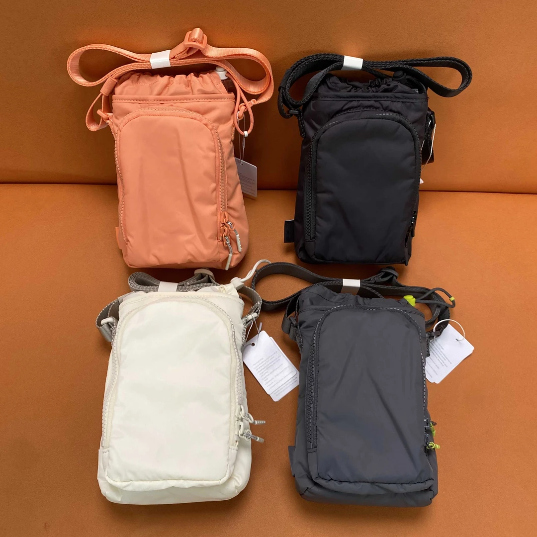 lulu新款多功能百搭斜背包2L容量手机包水壶包潮流时尚运动背包