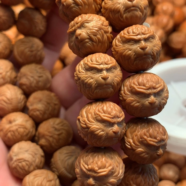 【闪购商品】猴头核桃吊坠文**哥悟空