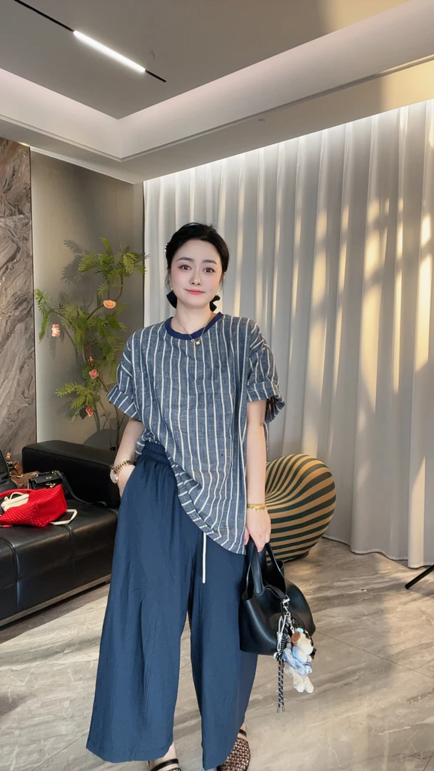 【冲姐】夏季新款设计感宽松大码条纹洋气圆领半袖上衣