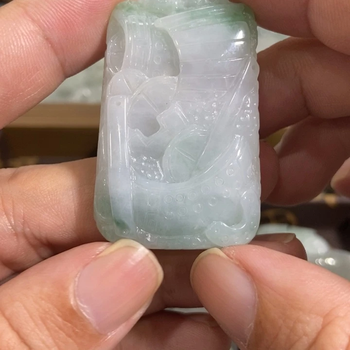 翡翠未镶嵌挂件一
