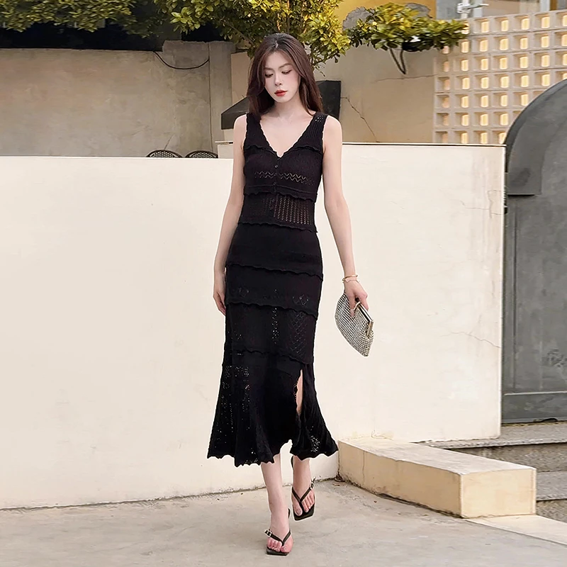 夏季针织镂空连衣裙2025年新款度假风波浪边开衩性感钩花连衣裙女