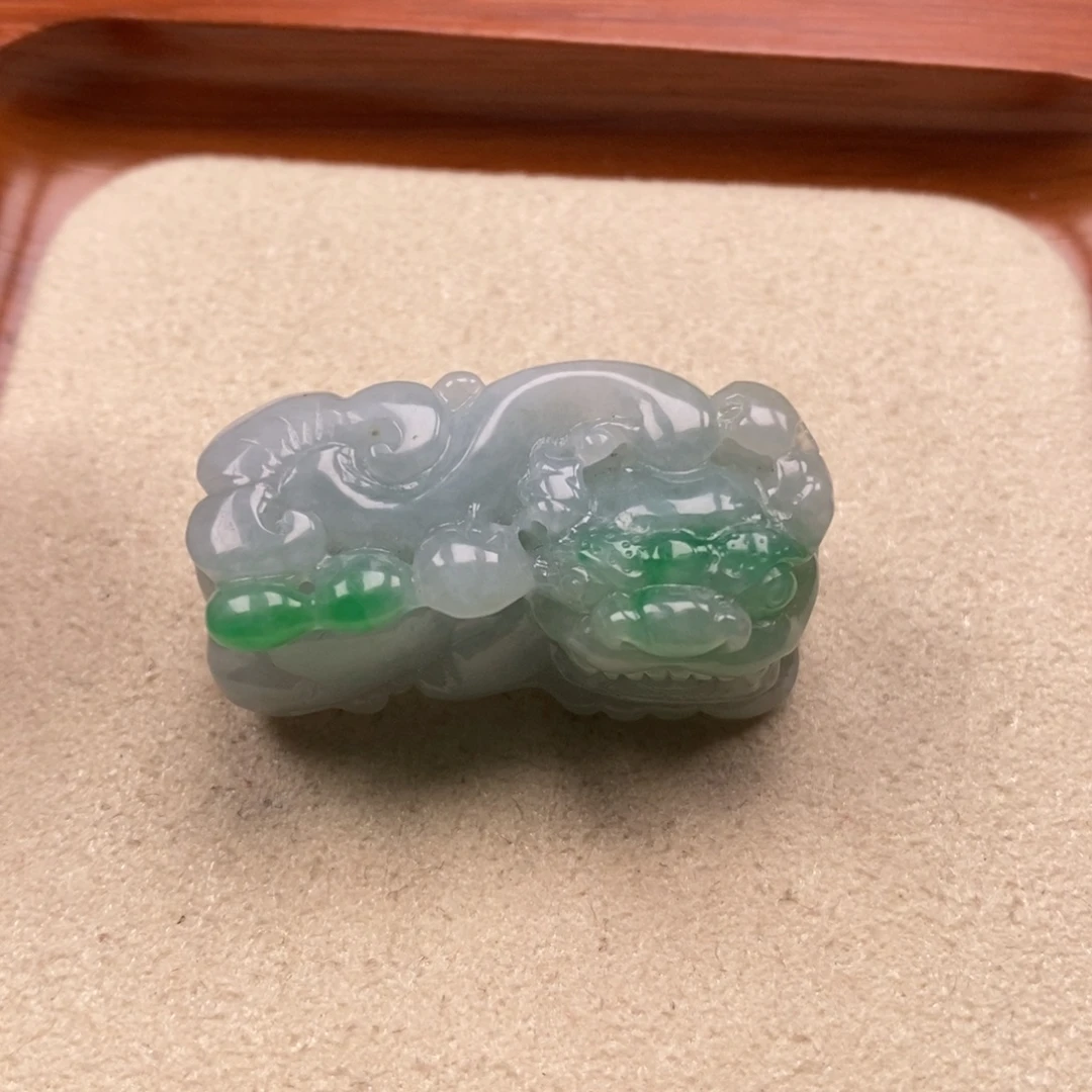 美***生翡翠未镶嵌颈饰霸王貔貅