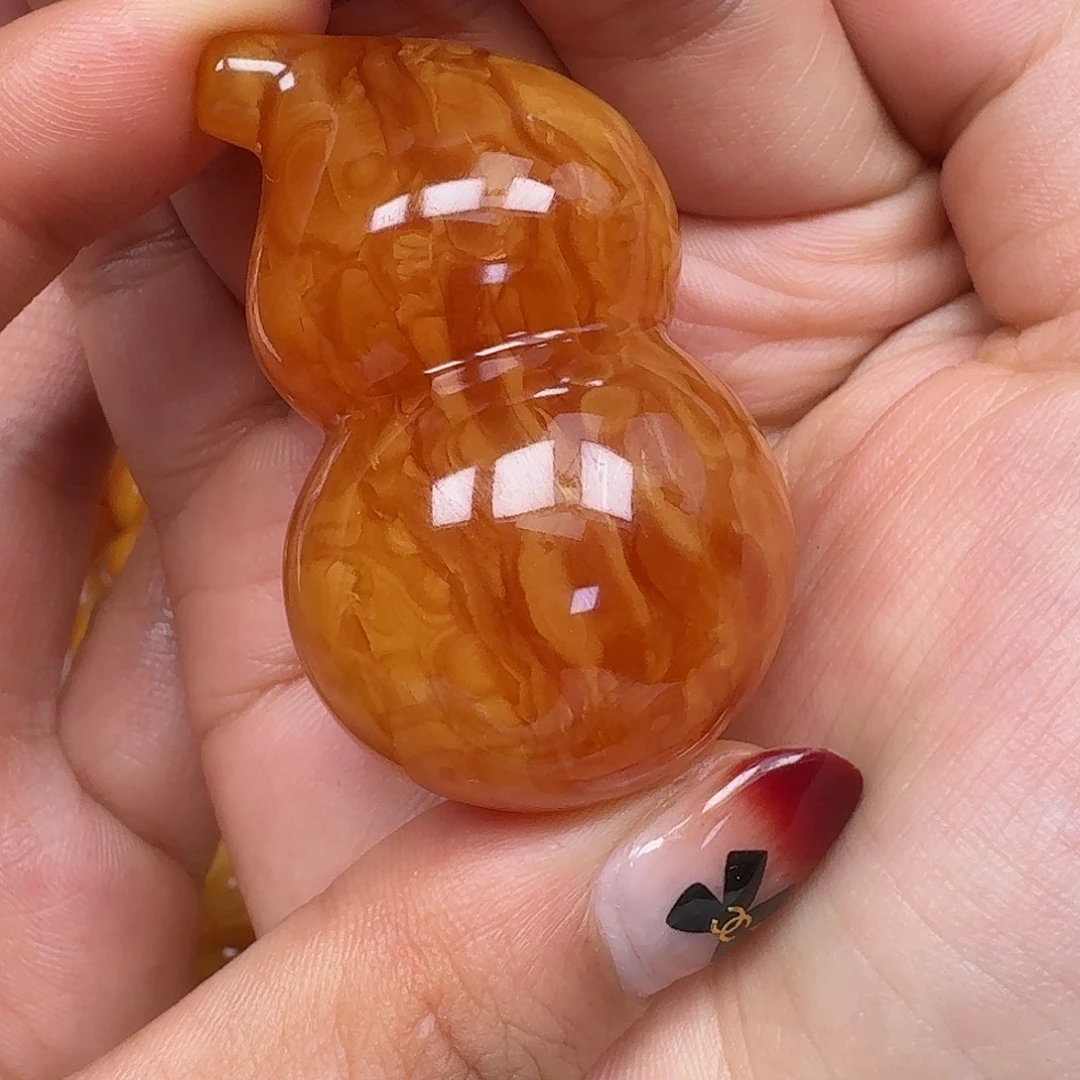 琥珀未镶嵌裸石悠悠