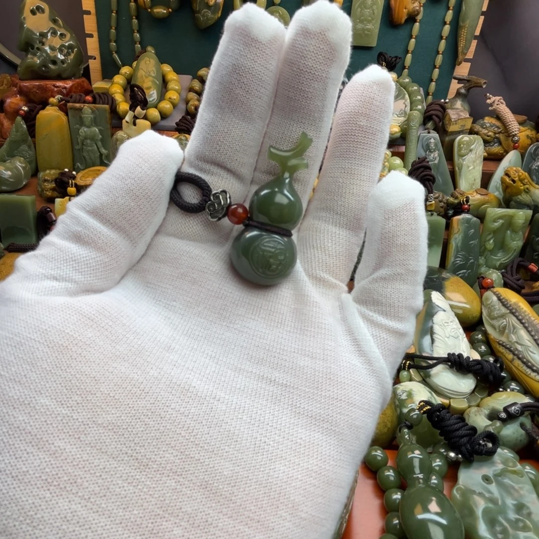 岫岩老玉（透闪石质玉）未镶嵌颈饰