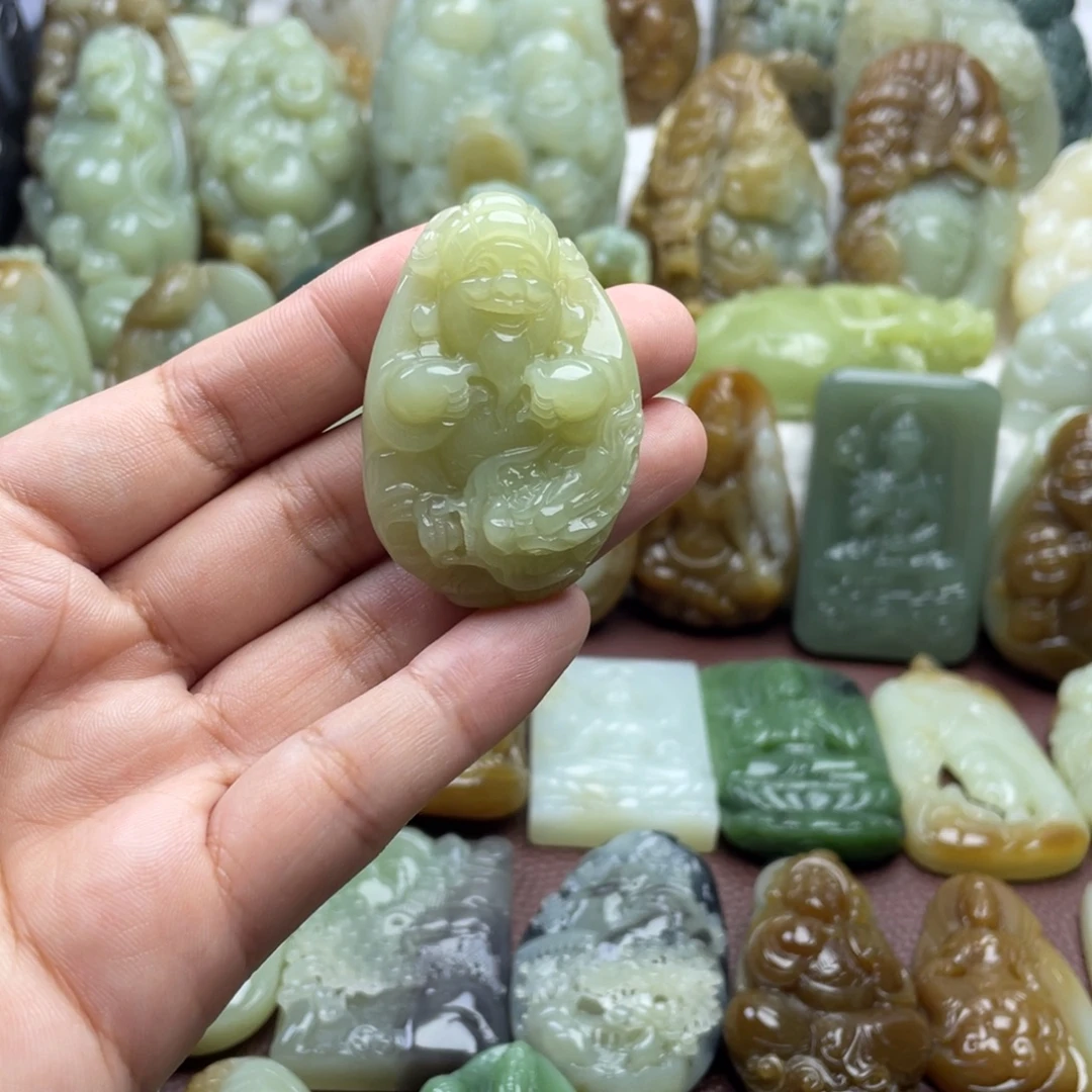 颈饰未镶嵌和田玉