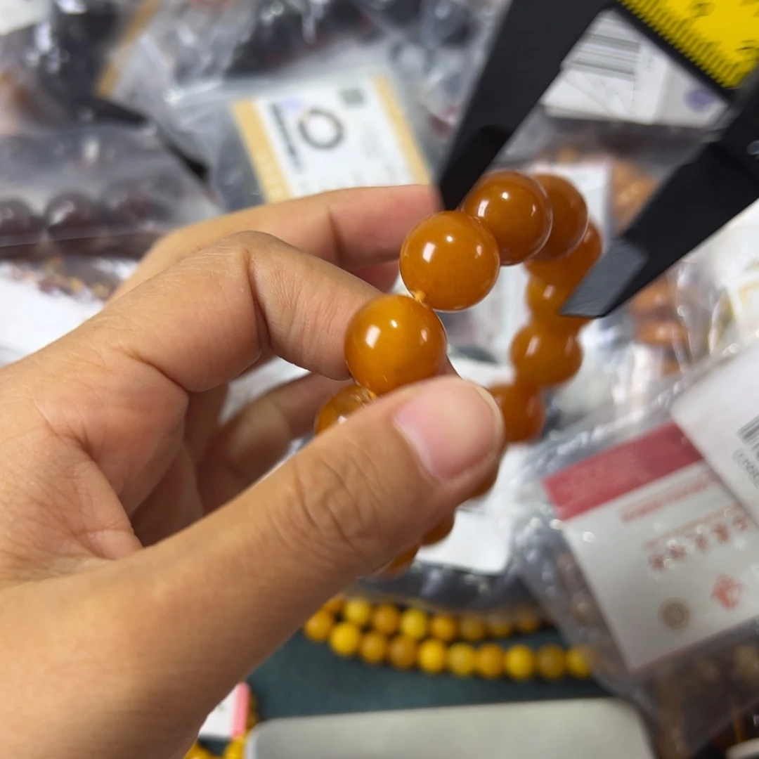 未镶嵌琥珀珠宝奇石356
