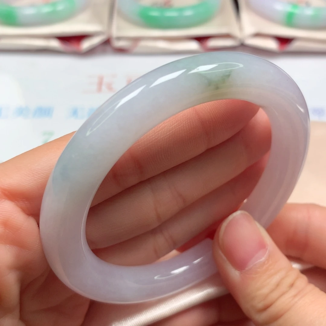 翡翠未镶嵌手镯细腻飘蓝绿花圆条5556