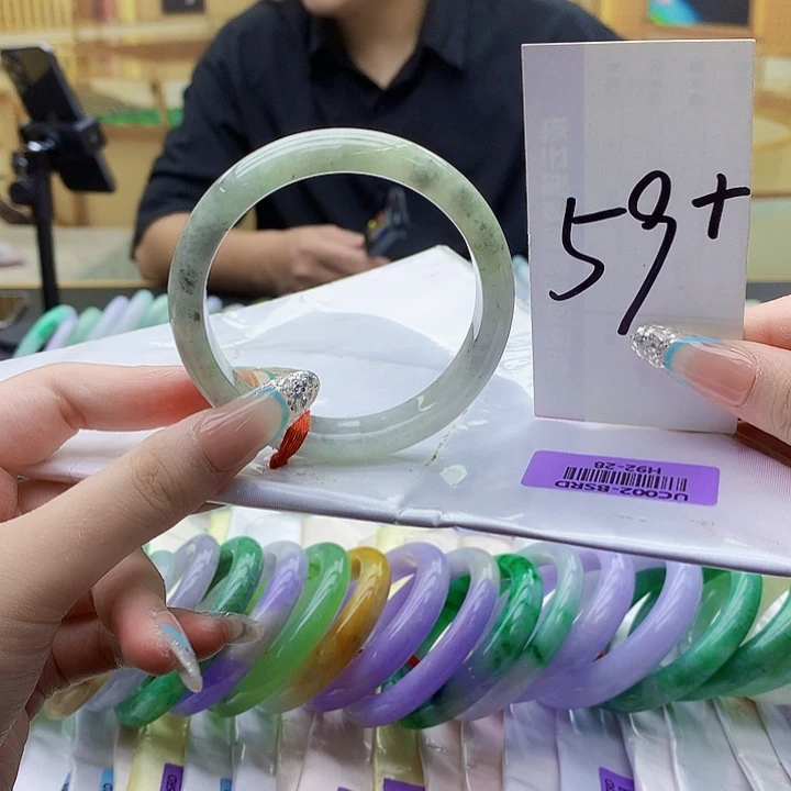 翡翠未镶嵌手镯ii