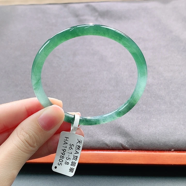 未镶嵌手镯翡翠天然