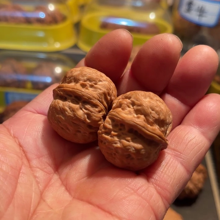 文玩核桃把件全品野生小元宝32