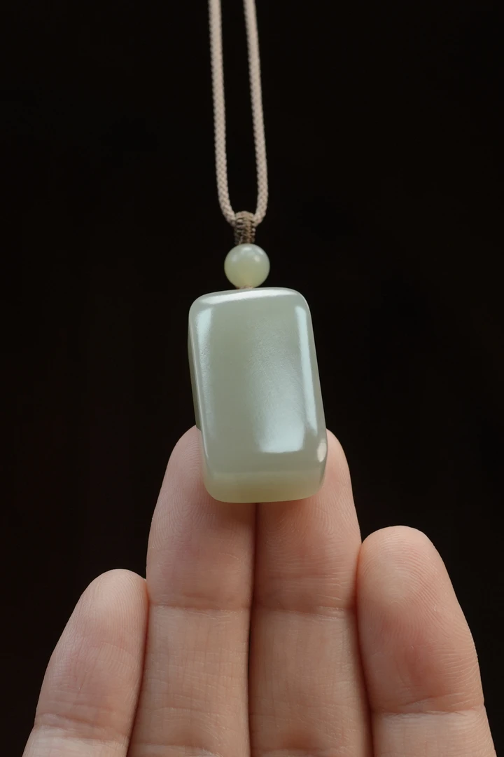 和田玉新疆且末蓝藏收级直切厚装平安无事牌吊坠