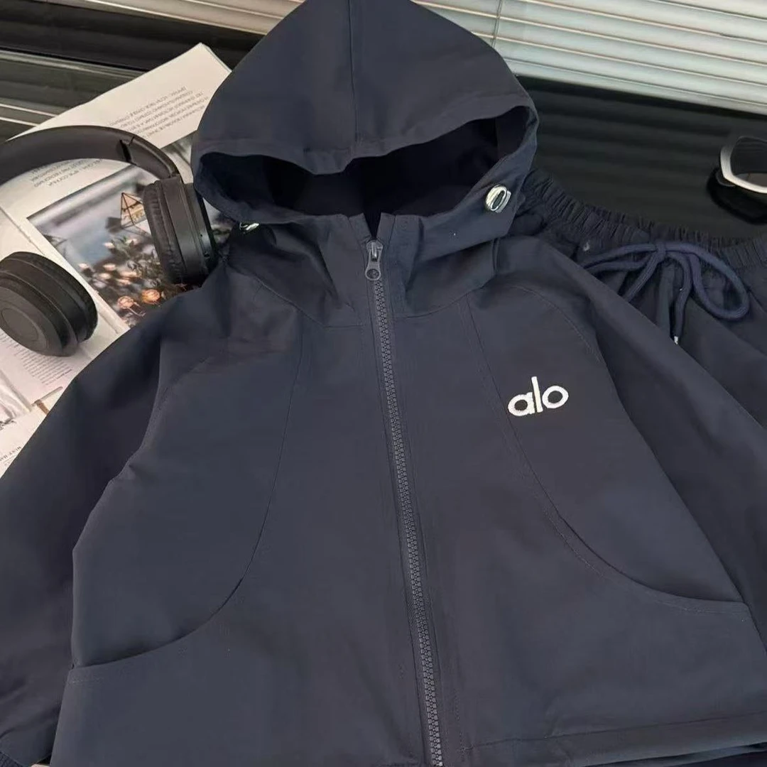 2025青少年运动防水拉链冲锋衣运动风秋季款连帽黑灰防风