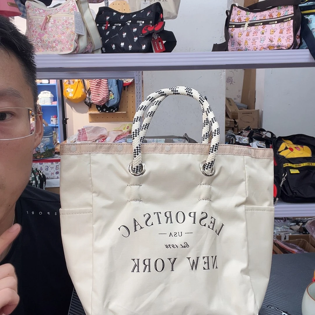 PU化妆包等产品和产品