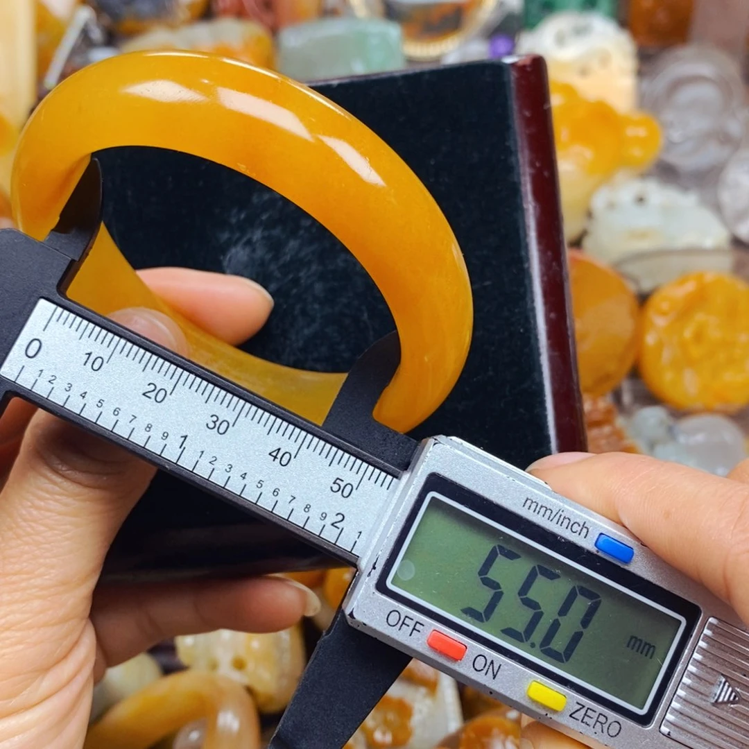 石英质玉未镶嵌颈饰