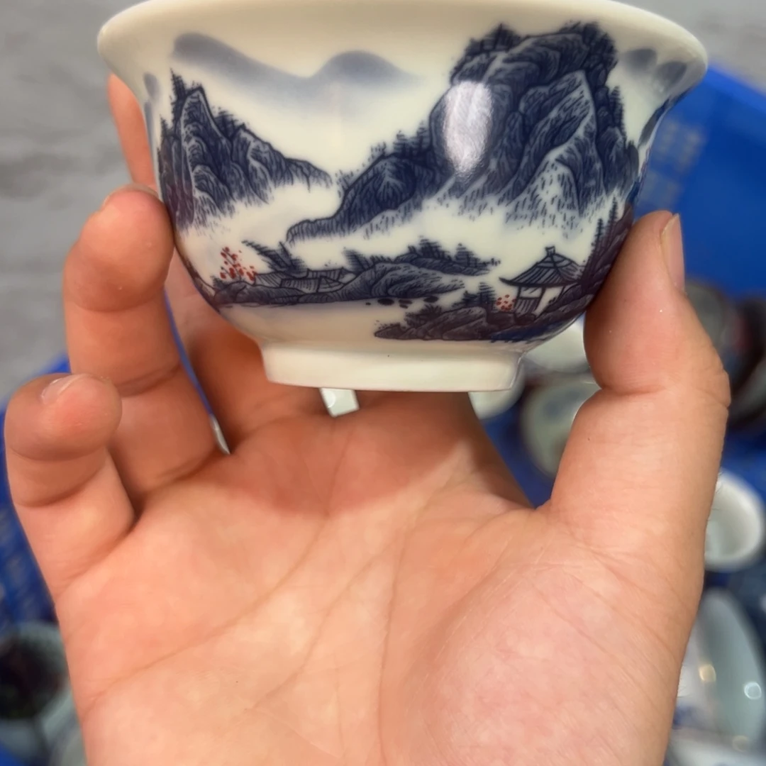 白青花釉里红万里江山压的吧