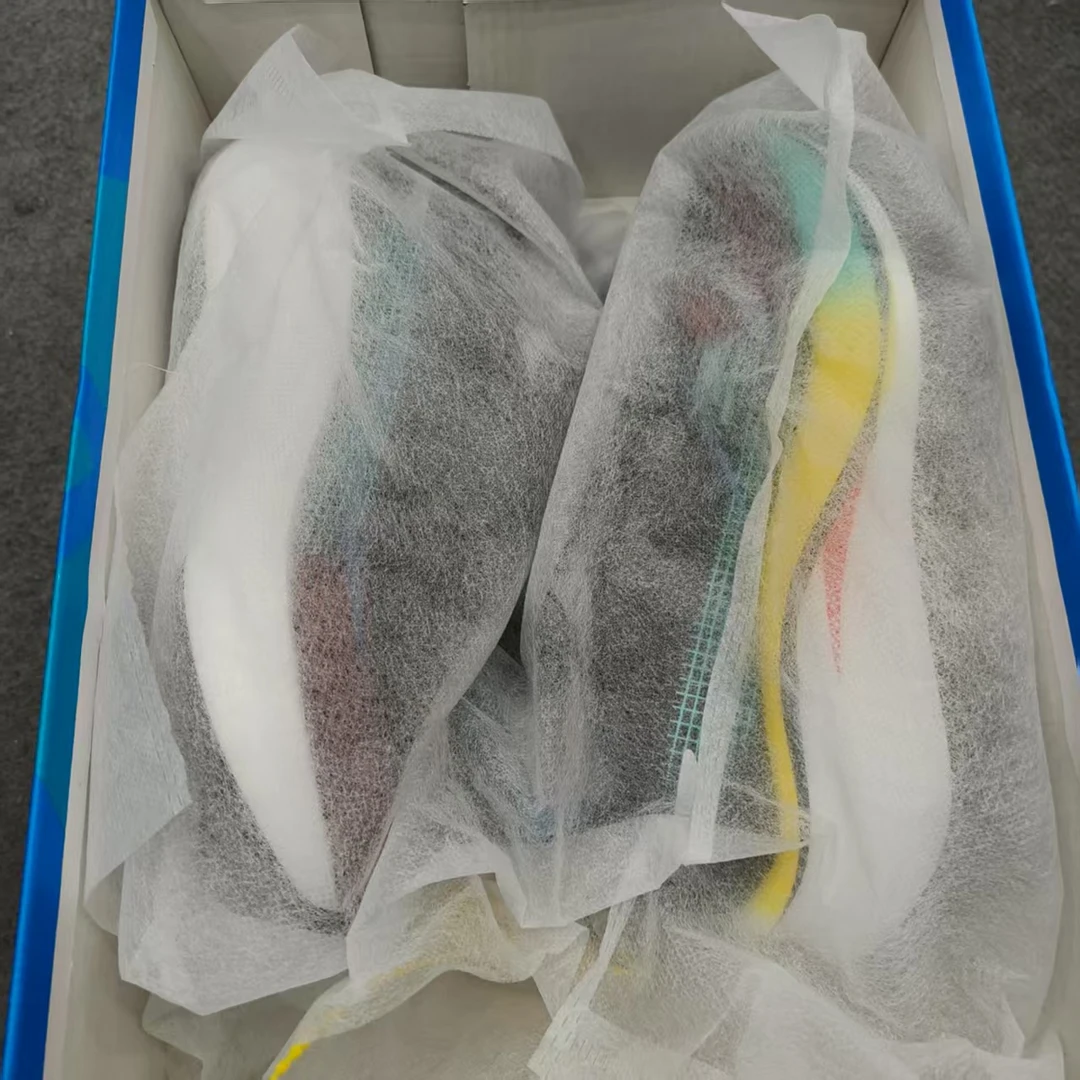 黑色/胡兰   超轻运动鞋