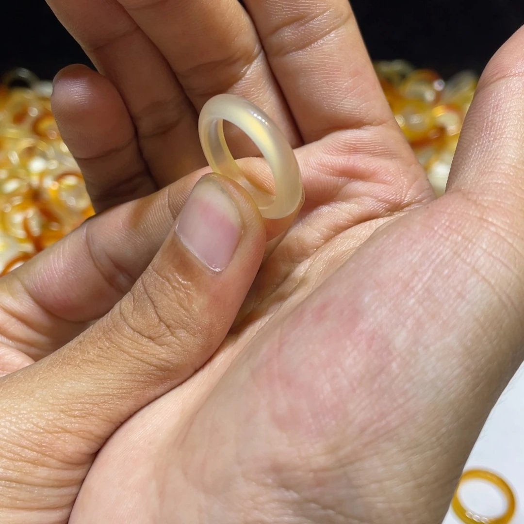 玛瑙/玉髓未镶嵌戒指240号港15 默认瑕疵