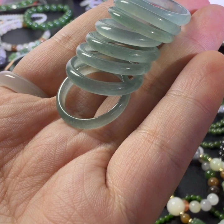 翡翠未镶嵌戒指蓝水翡翠单个价