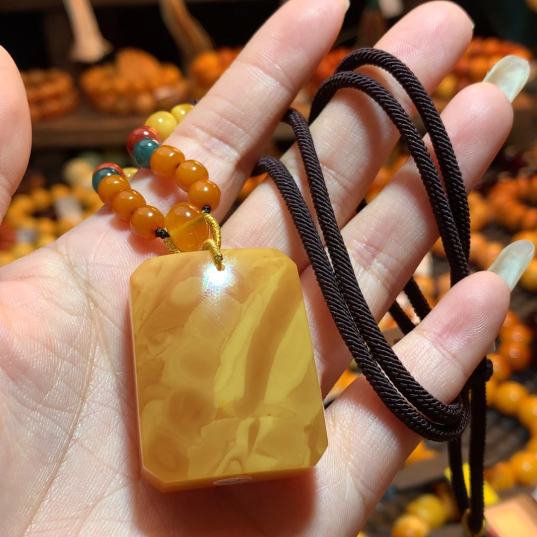 【闪购商品】蜜蜡吊坠(赠链)未镶嵌