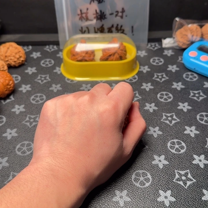 文玩核桃吊坠核桃和松仁玉米都可以用